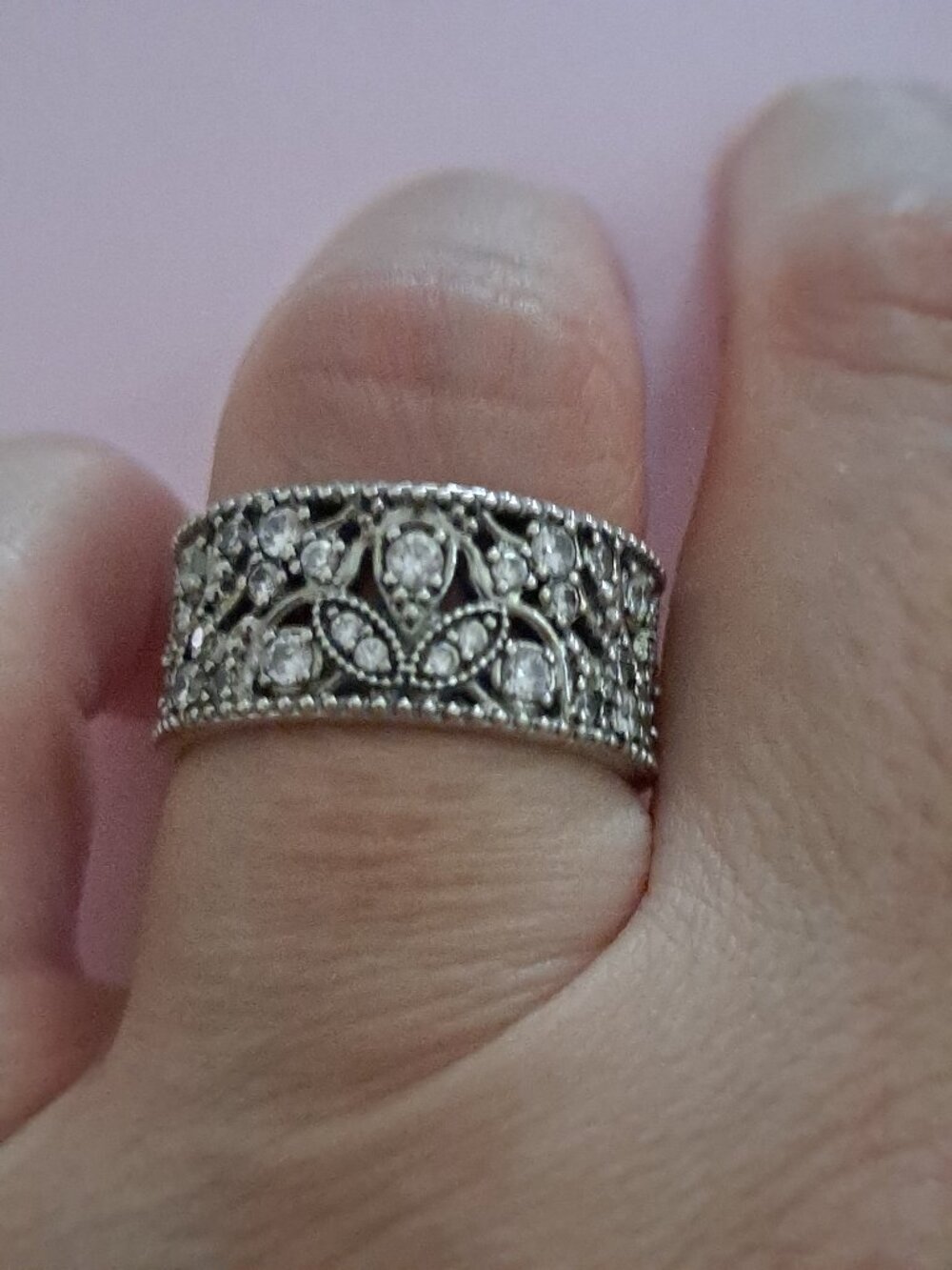 Pandora shimmerling leaves ring